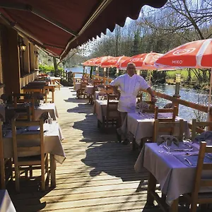 hotel-restaurant-les-gorges-de-chouvigny.hotels-rhonealpes.com/